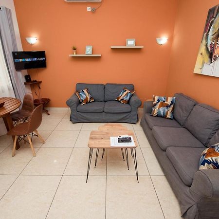 Appartement Charmant Et Lumineux Pointe Noire Exteriör bild