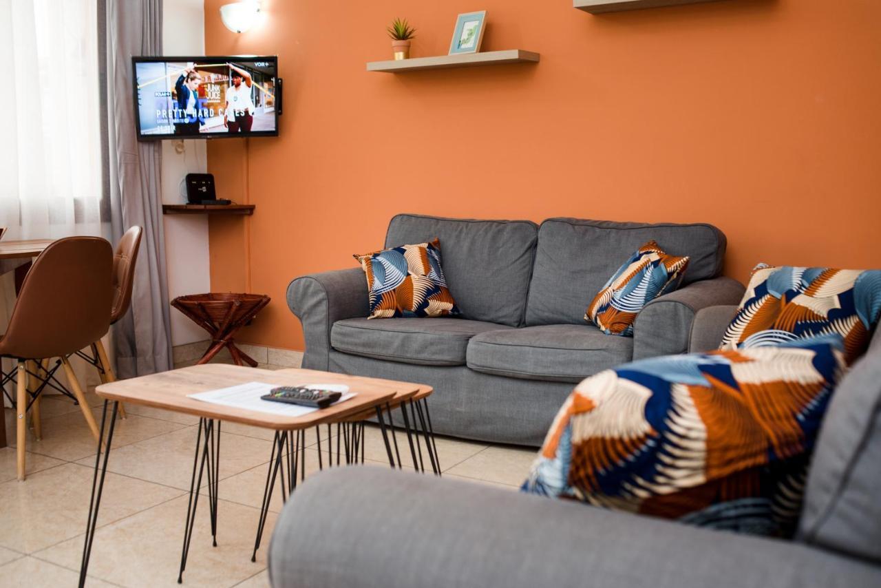 Appartement Charmant Et Lumineux Pointe Noire Exteriör bild