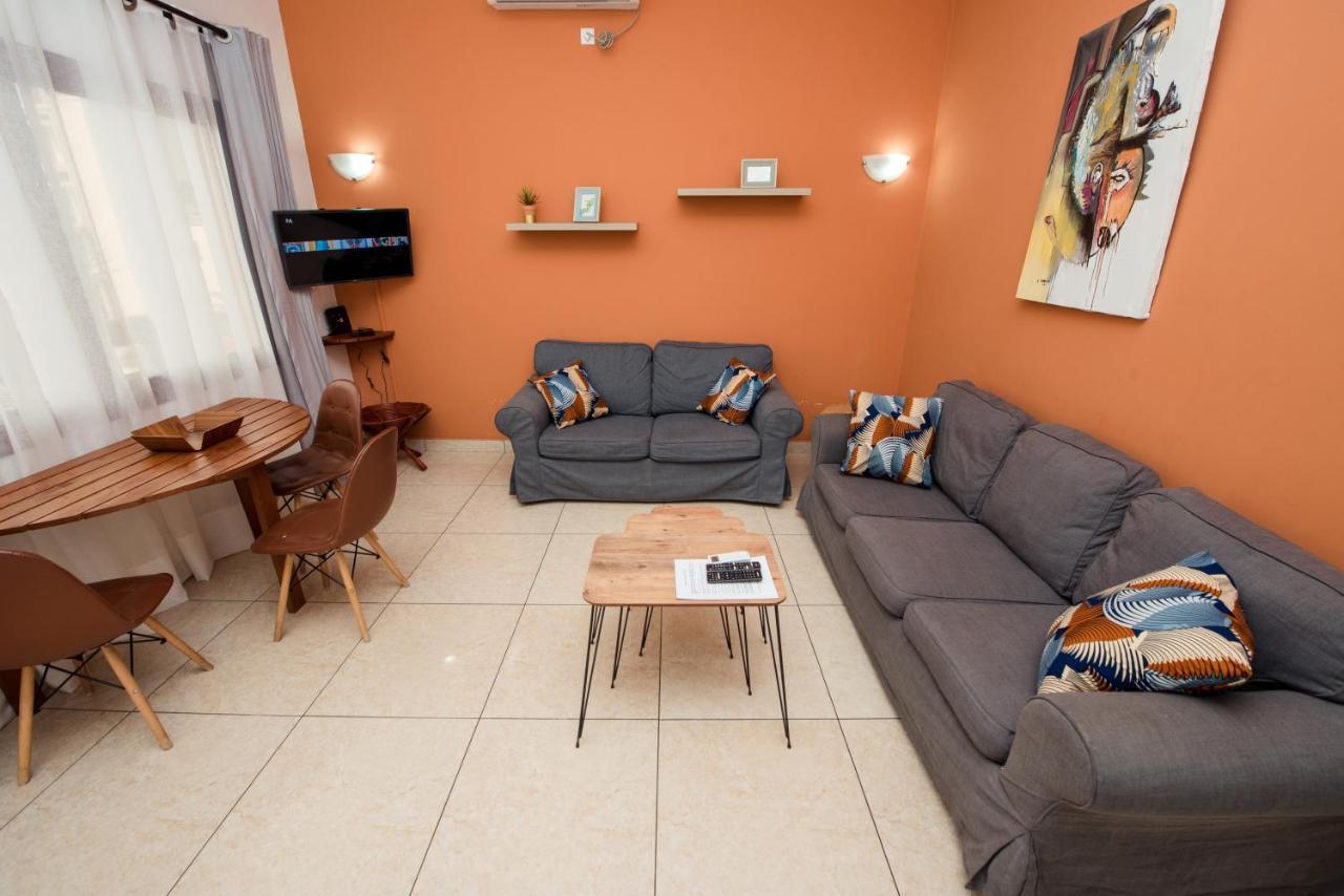 Appartement Charmant Et Lumineux Pointe Noire Exteriör bild