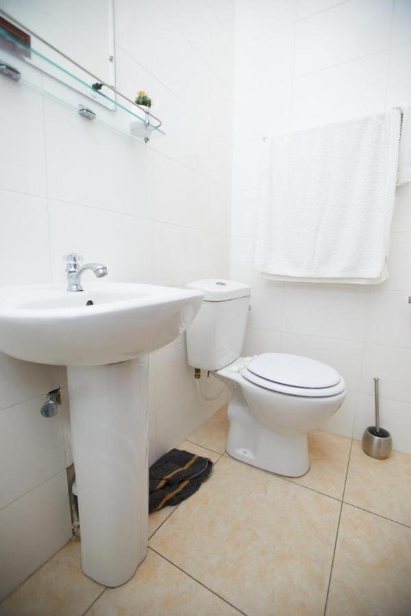 Appartement Charmant Et Lumineux Pointe Noire Exteriör bild
