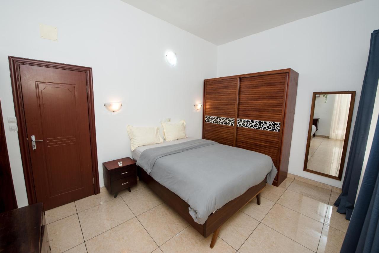 Appartement Charmant Et Lumineux Pointe Noire Exteriör bild